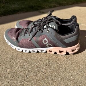 On Running Women's Running Shoes - 10